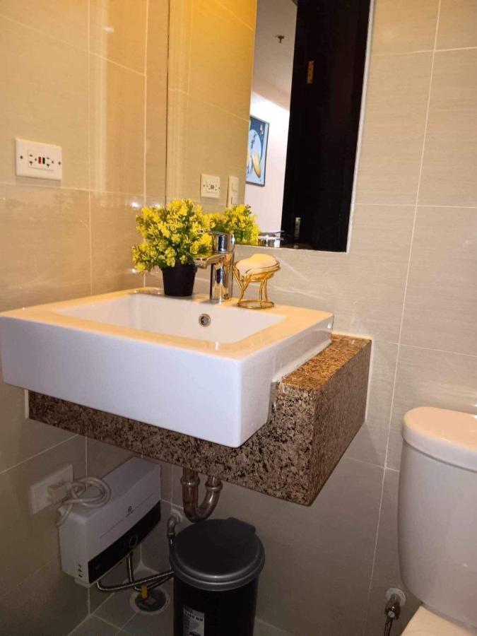 Studio Condo Building 81 Newport Boulevard 마닐라 외부 사진